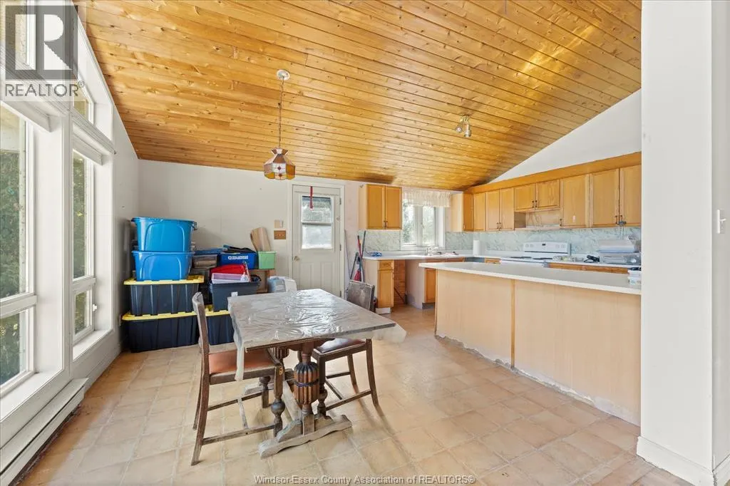 192 LAKESHORE DRIVE