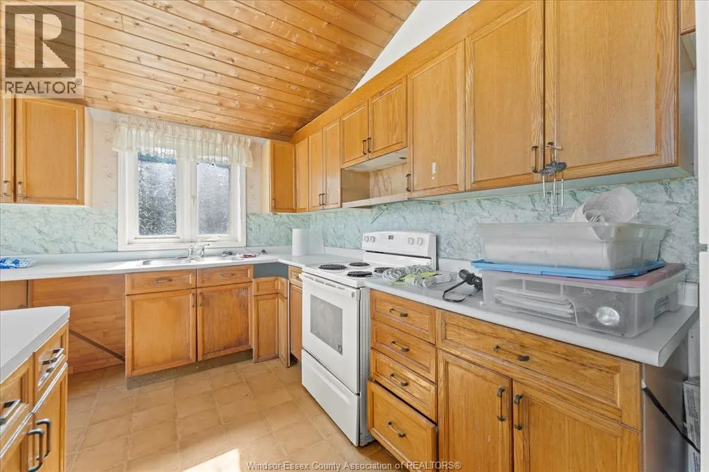 192 LAKESHORE DRIVE