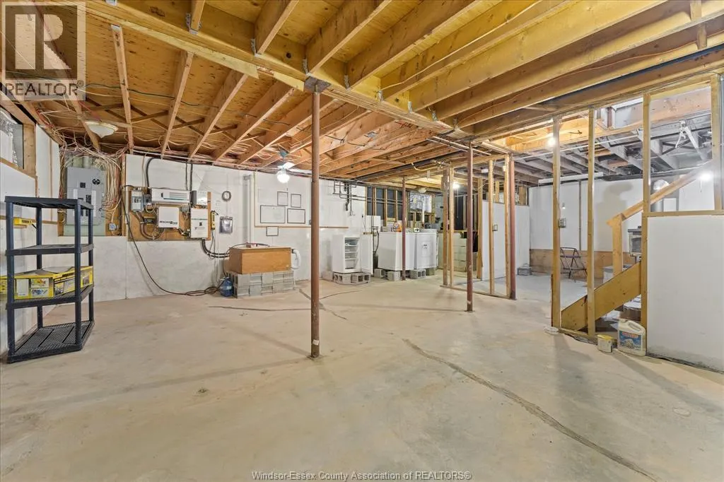 192 LAKESHORE DRIVE