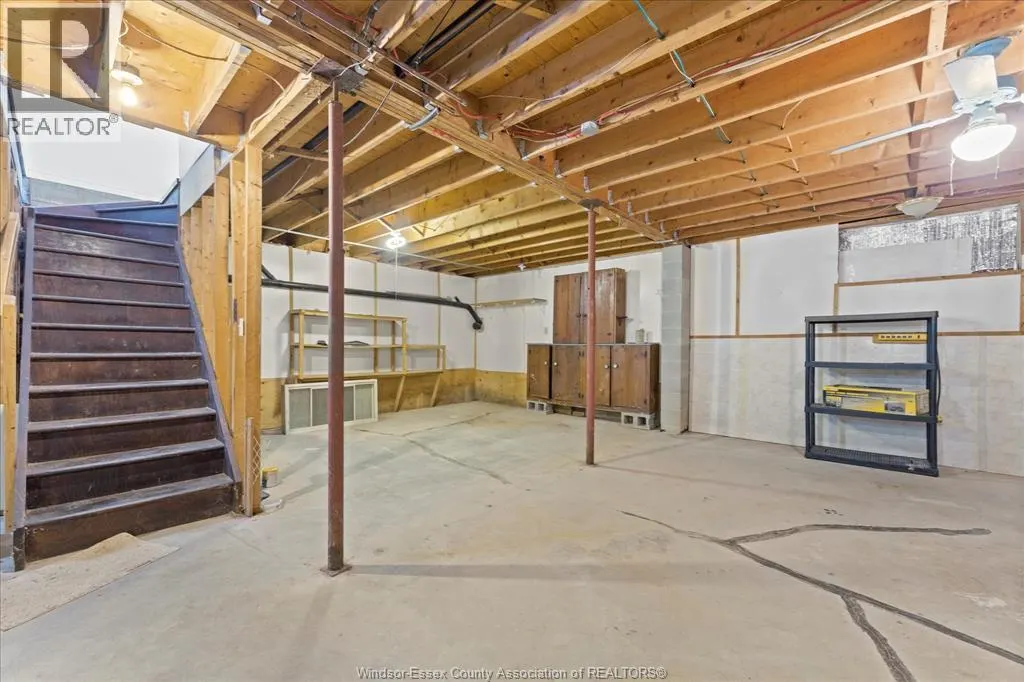 192 LAKESHORE DRIVE