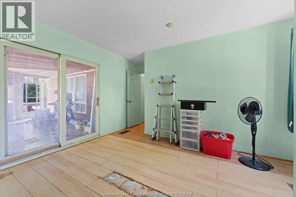 192 LAKESHORE DRIVE