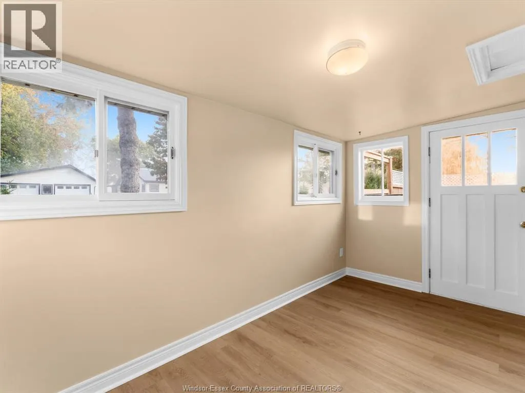 1057 OAK AVENUE