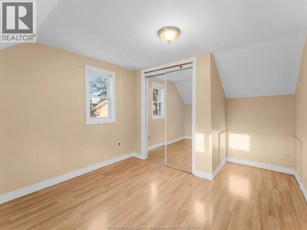 1057 OAK AVENUE