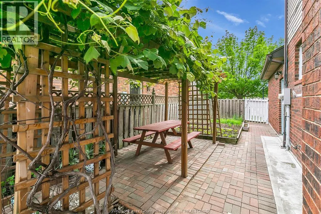 2862 MANGIN CRESCENT