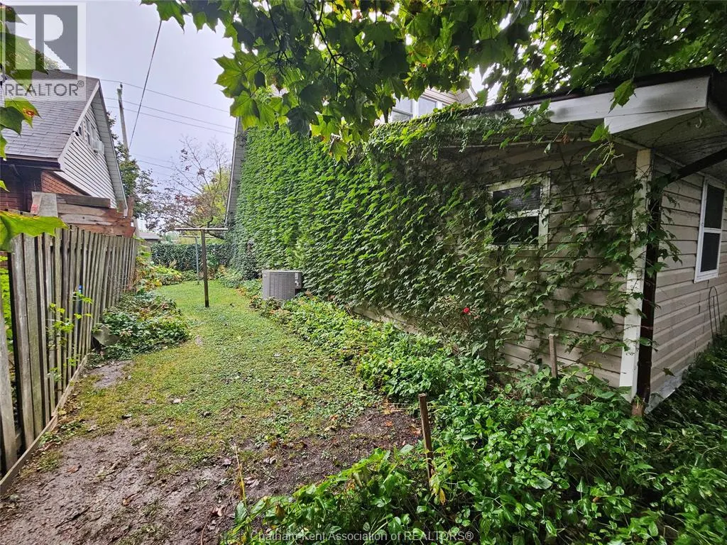 418 Gillard STREET