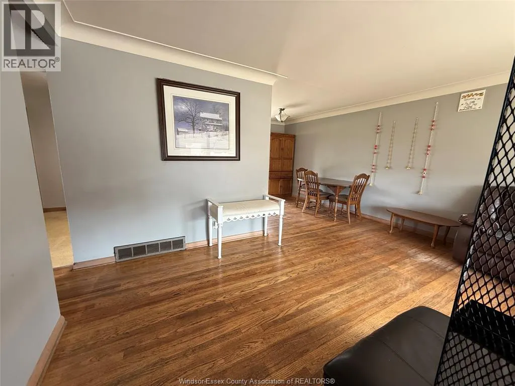 1588 CHERRYLAWN CRESCENT Unit# MAIN FLOOR