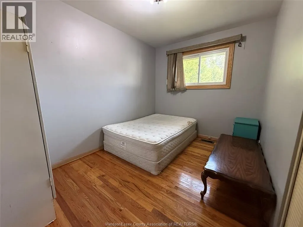 1588 CHERRYLAWN CRESCENT Unit# MAIN FLOOR