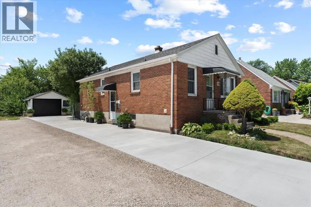 379 LAUZON ROAD