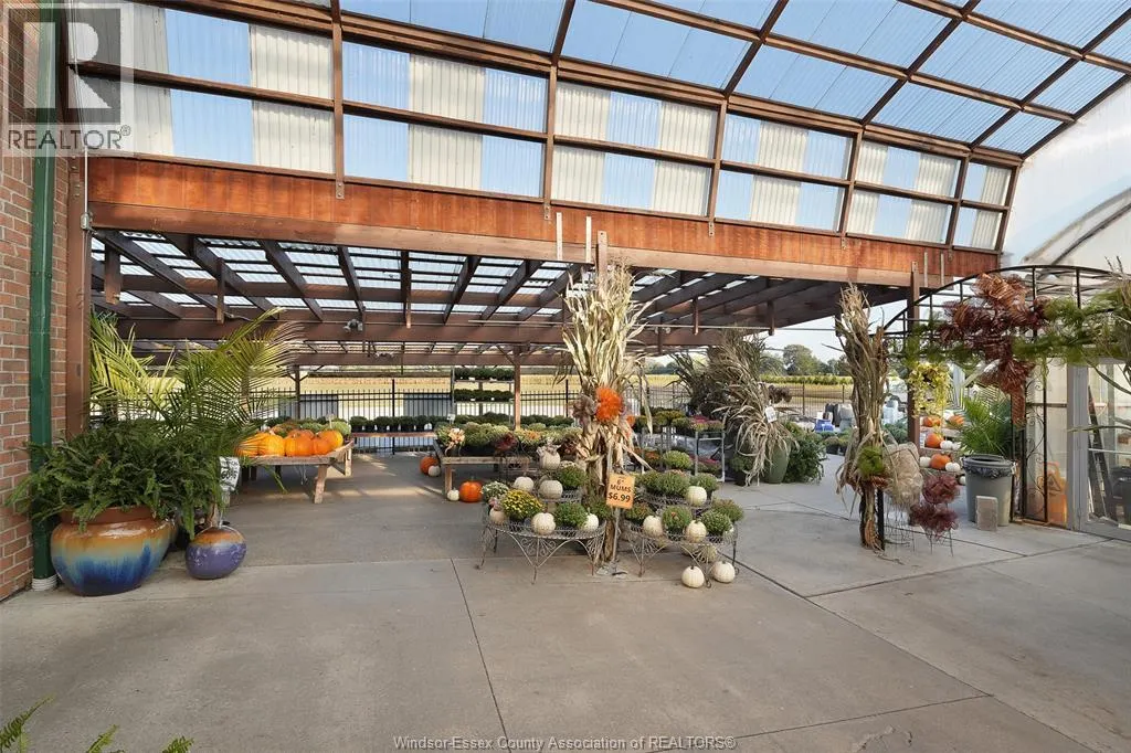585 SEACLIFF DRIVE