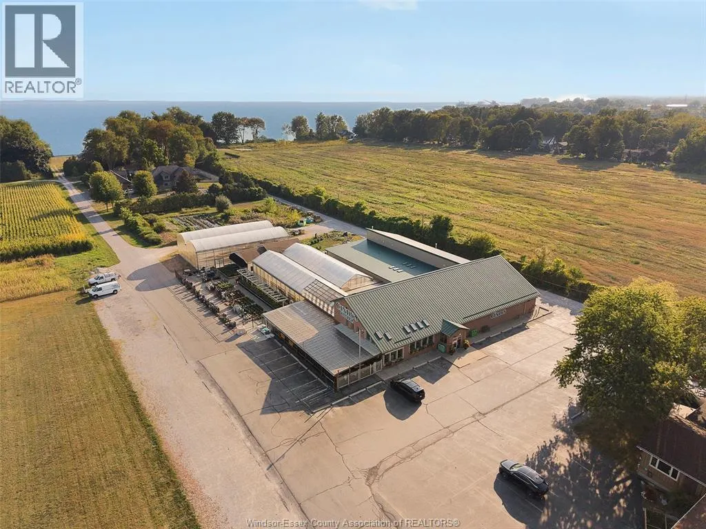 585 SEACLIFF DRIVE