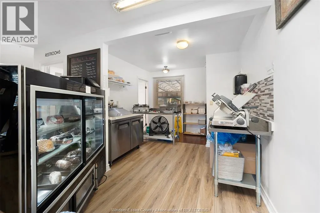 585 SEACLIFF DRIVE