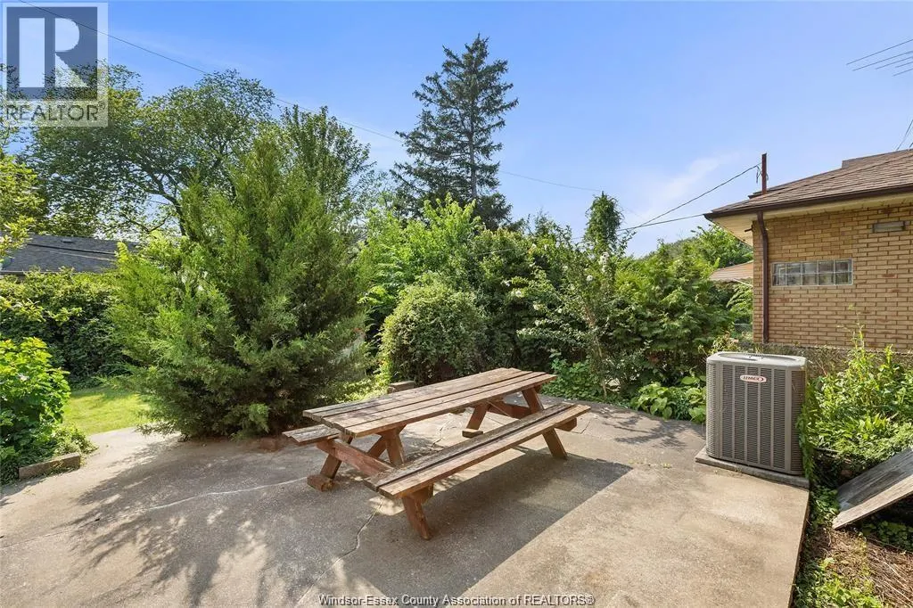 277 Villaire AVENUE