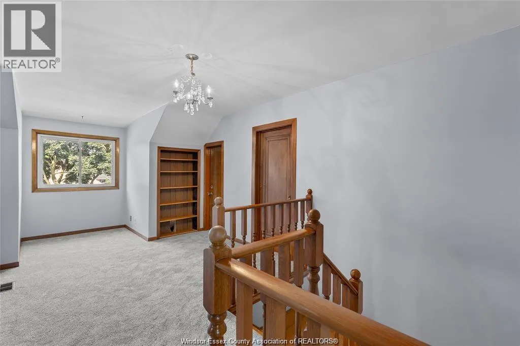 277 Villaire AVENUE