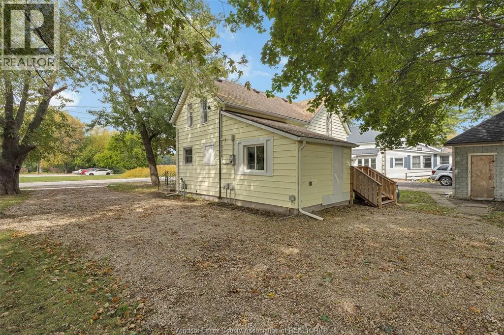 950 COMBER Sideroad