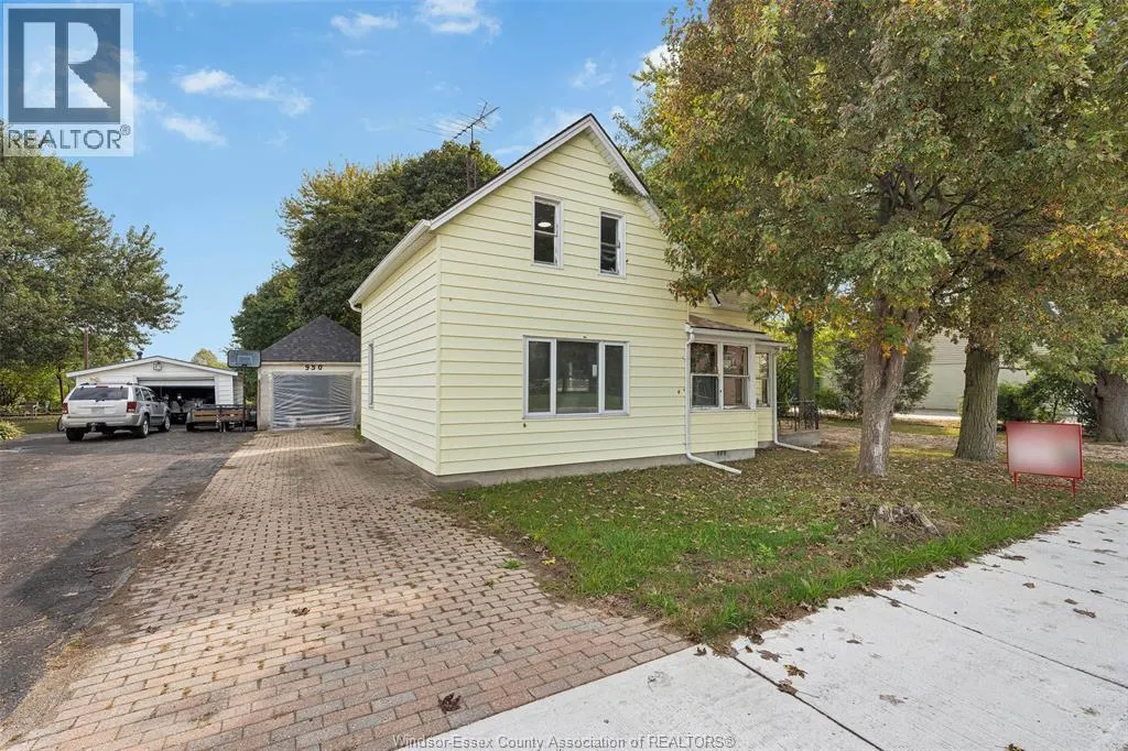 950 COMBER Sideroad