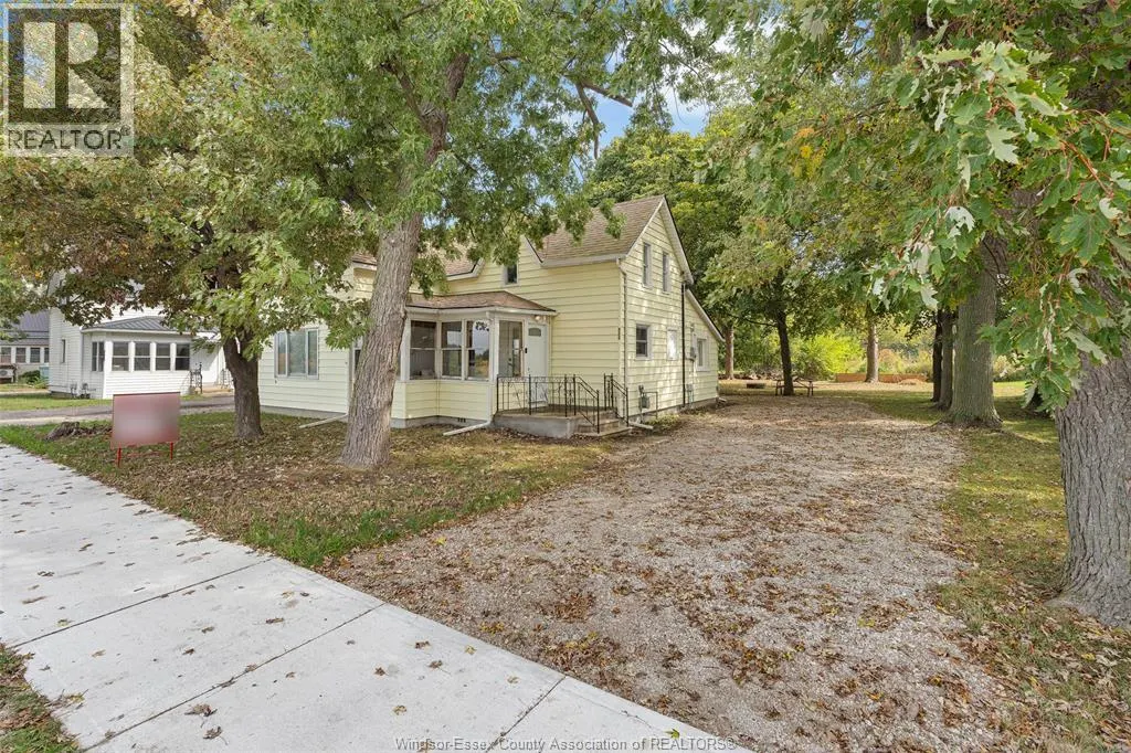 950 COMBER Sideroad