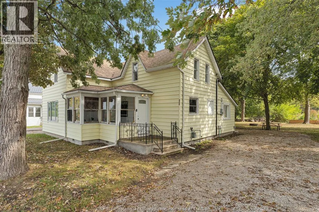 950 COMBER Sideroad