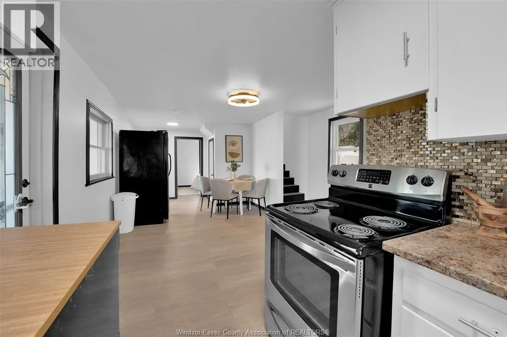 950 COMBER Sideroad