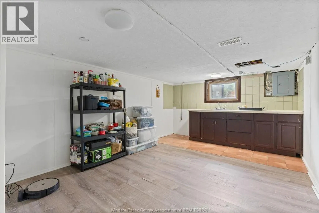785 Moy Ave.