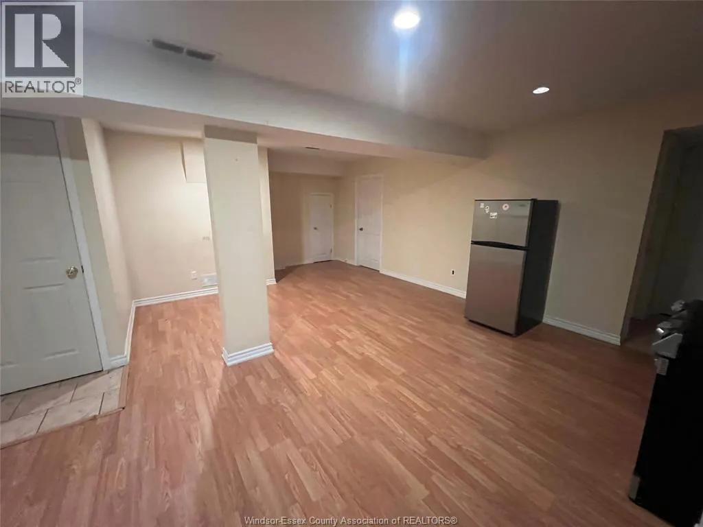 1890 SHEPHERD STREET Unit# LOWER