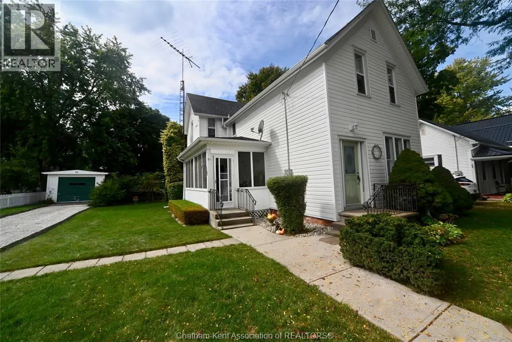 51 Erie STREET South