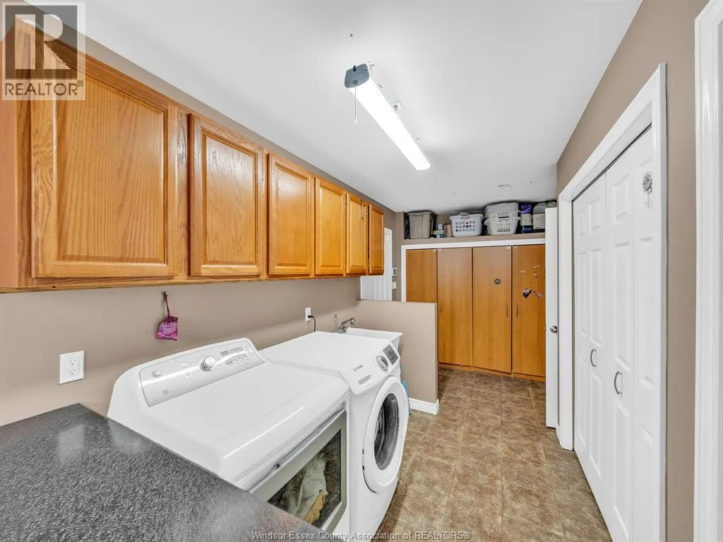 1098 STONEYBROOK CRESCENT