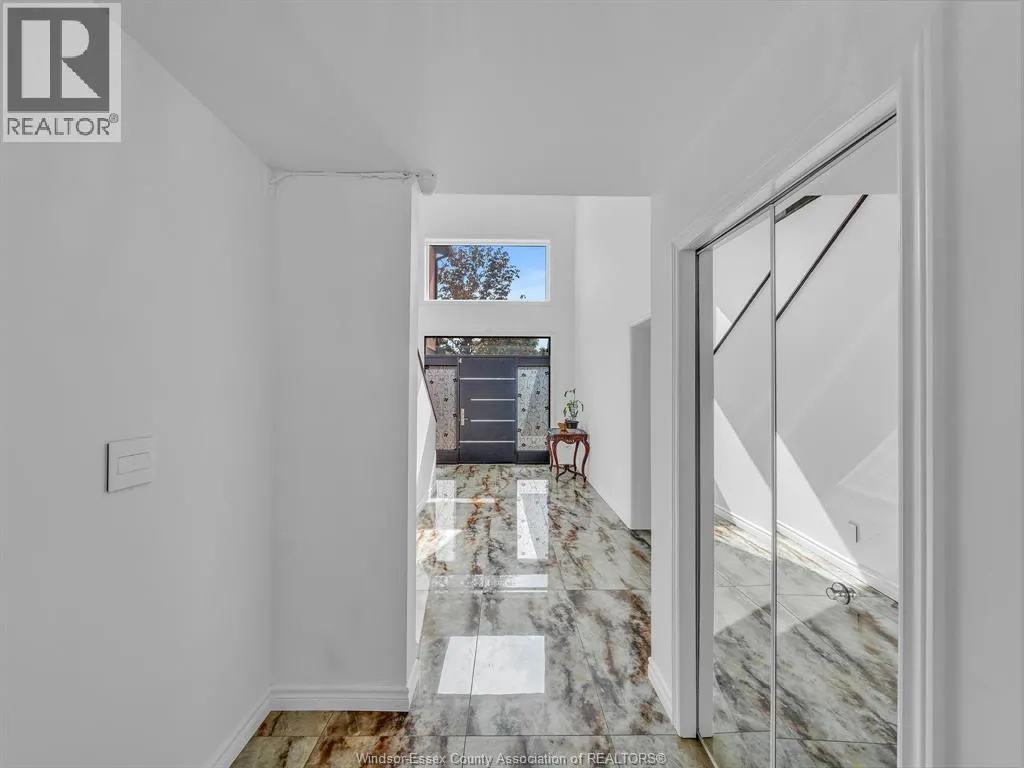 1098 STONEYBROOK CRESCENT