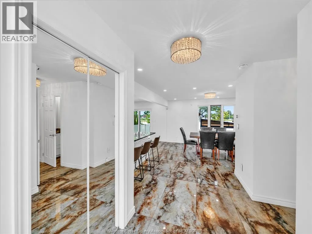 1098 STONEYBROOK CRESCENT