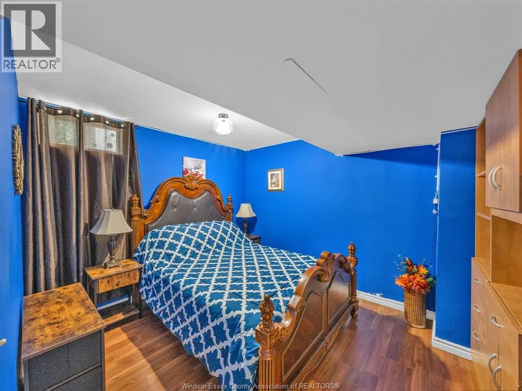 1098 STONEYBROOK CRESCENT