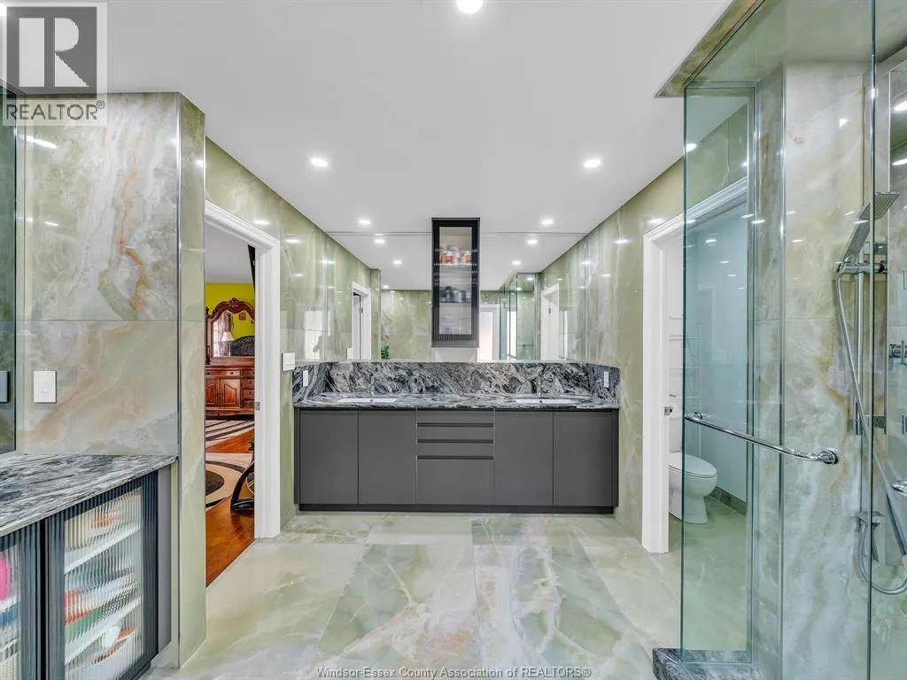 1098 STONEYBROOK CRESCENT