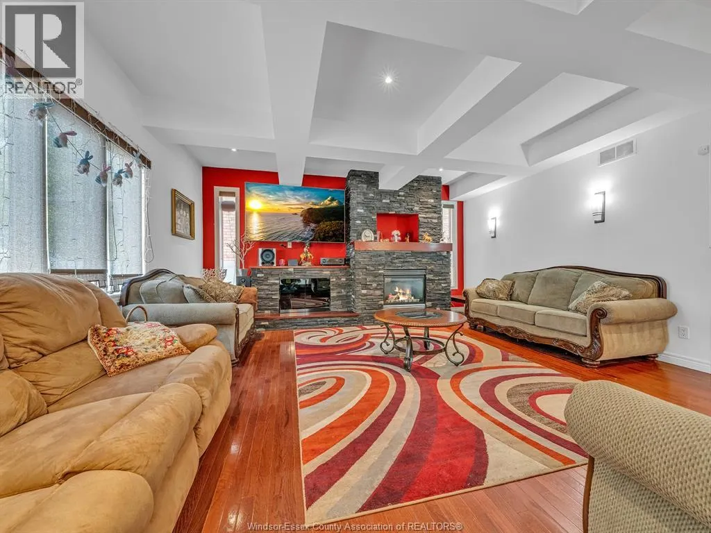 1098 STONEYBROOK CRESCENT