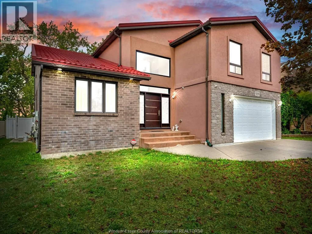 1098 STONEYBROOK CRESCENT