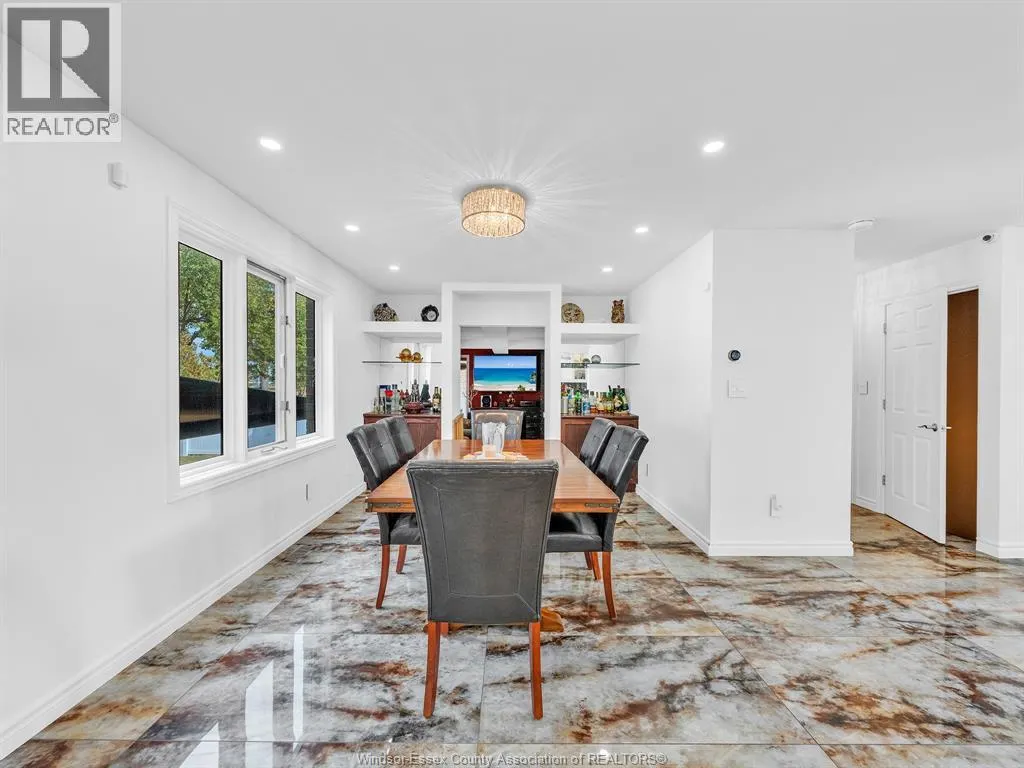 1098 STONEYBROOK CRESCENT