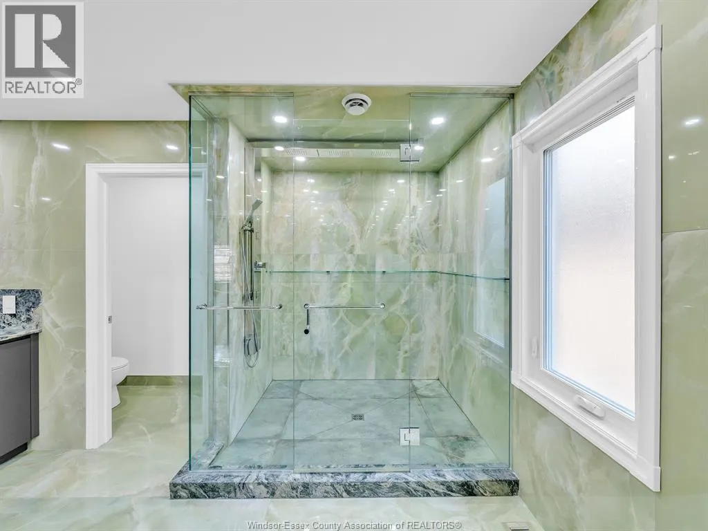 1098 STONEYBROOK CRESCENT