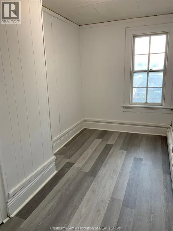 102 Wellington STREET East
