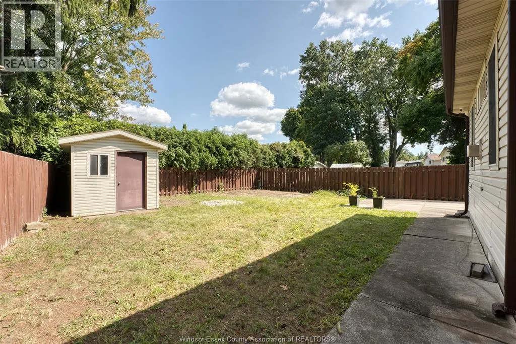 208 RAMBLEWOOD DRIVE