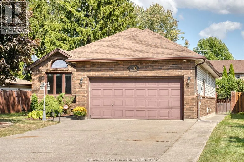 208 RAMBLEWOOD DRIVE