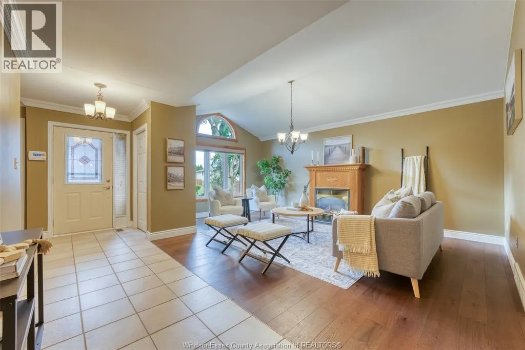 208 RAMBLEWOOD DRIVE