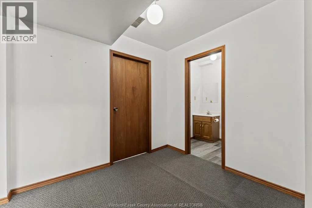 2913 ROBILLARD CRES