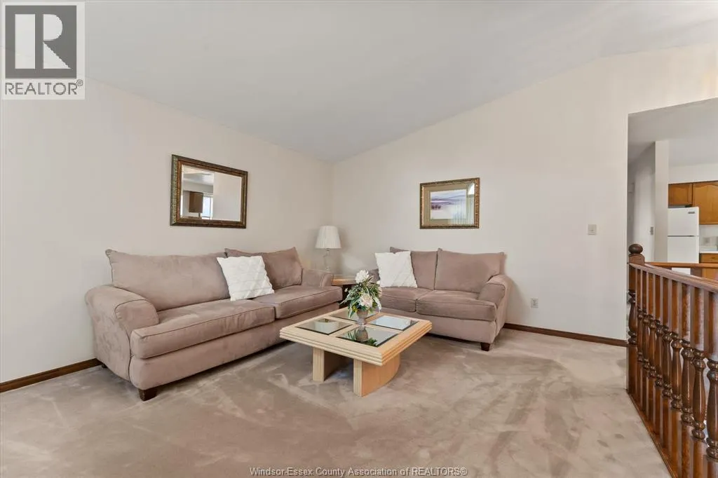 2913 ROBILLARD CRES