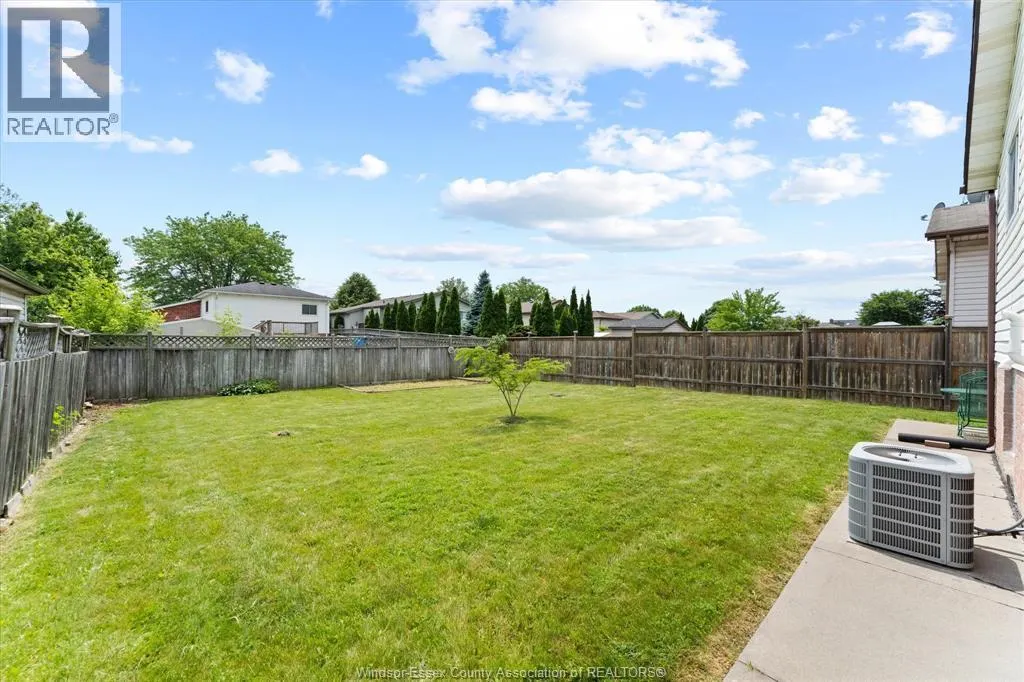 2913 ROBILLARD CRES