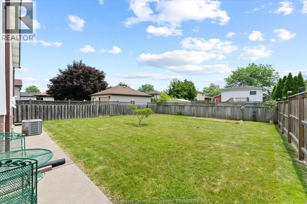 2913 ROBILLARD CRES