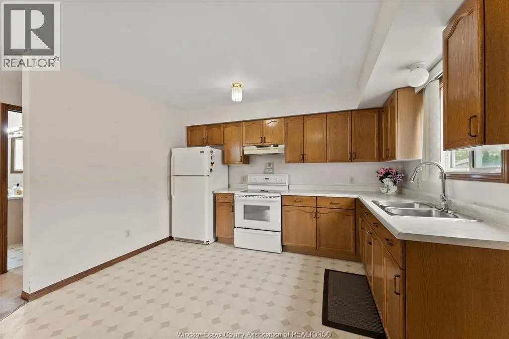 2913 ROBILLARD CRES