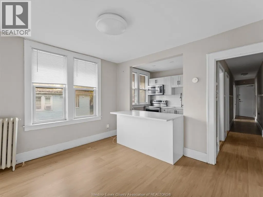 1139 RIVERSIDE DRIVE East
