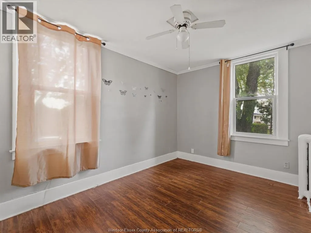 1139 RIVERSIDE DRIVE East