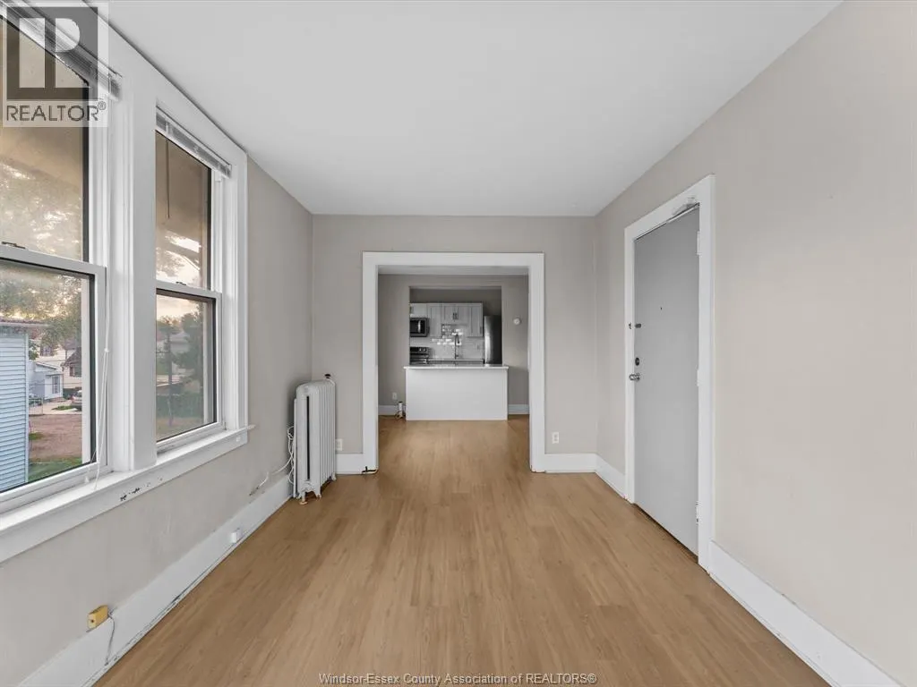 1139 RIVERSIDE DRIVE East