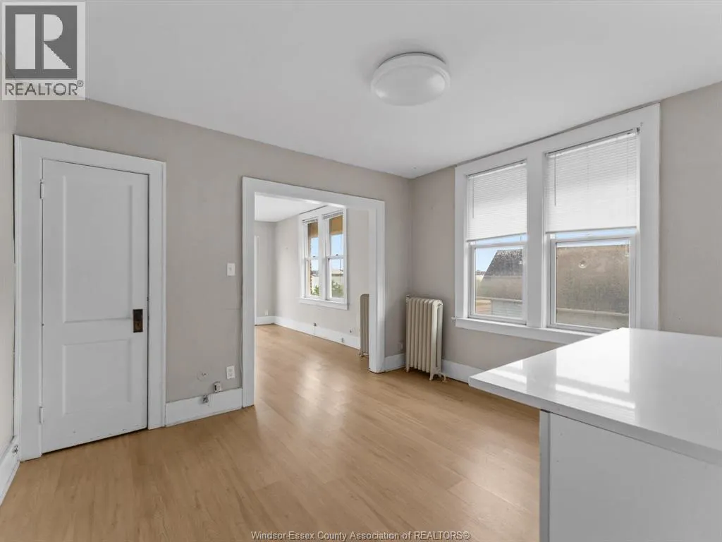1139 RIVERSIDE DRIVE East