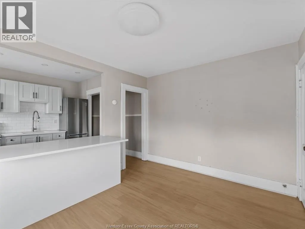 1139 RIVERSIDE DRIVE East