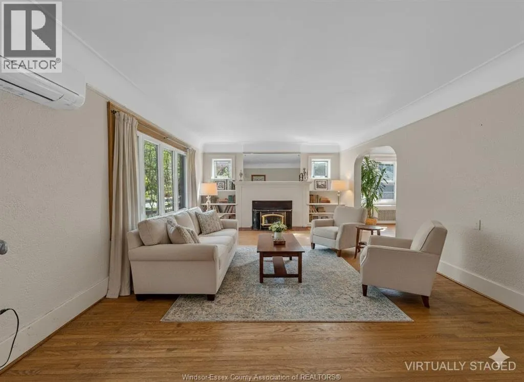 2239 VICTORIA AVE