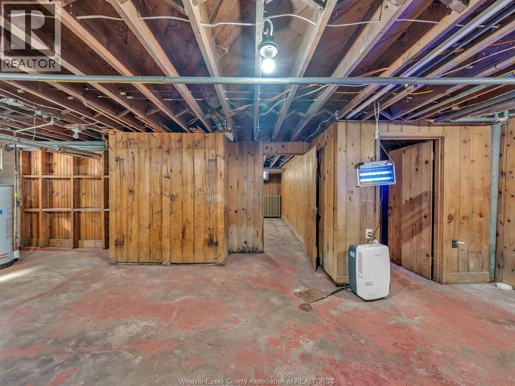 2239 VICTORIA AVE